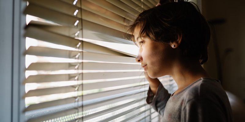 How to choose safe window blinds for children