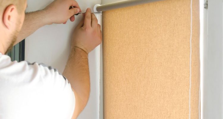 How to install window blinds?