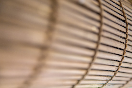 Natural Decor To Enhance Your Wooden Blinds