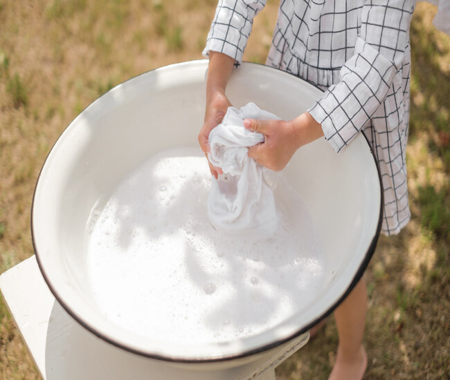 Washing the fabric