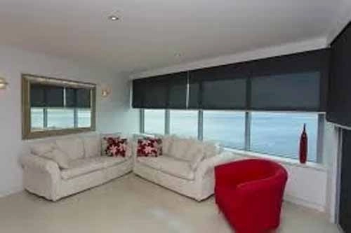 Front Slats Roman Shade - Essential 
